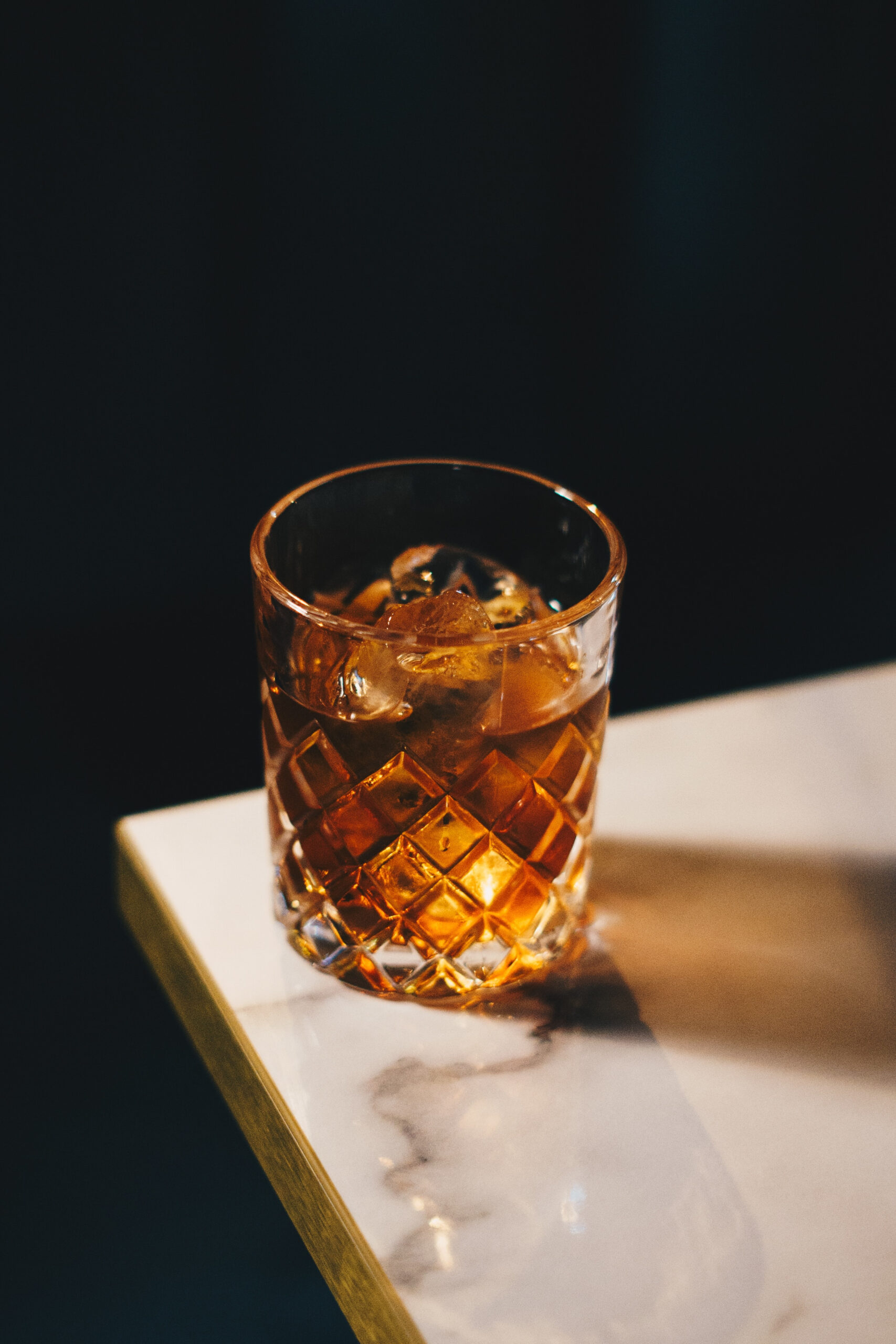 Whisky im Vergleich: Single Malt vs. Blended – Ein Geschmacksabenteuer